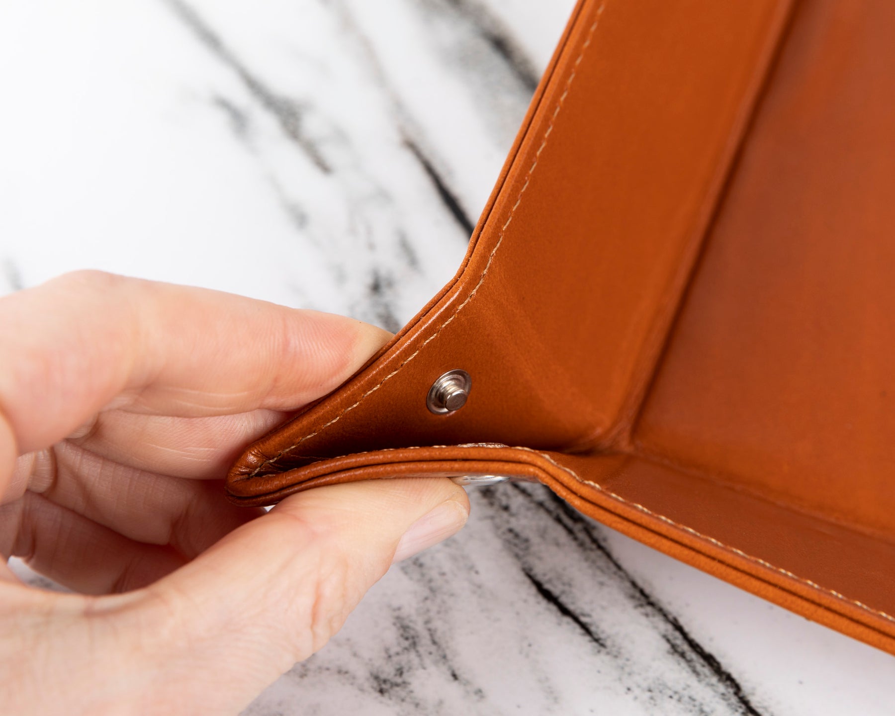 The Organizer - Cognac Bruin
