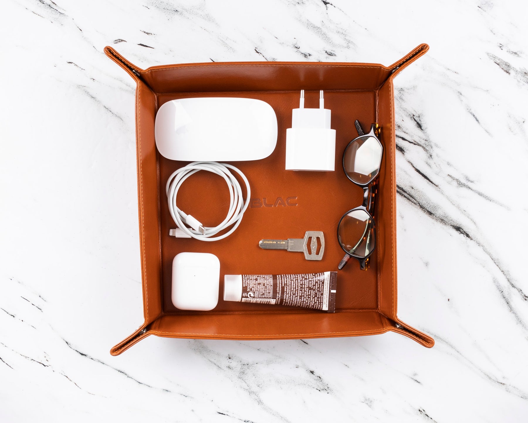 The Organizer - Cognac Bruin