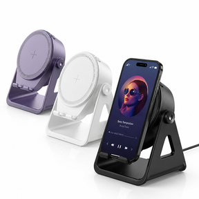 Speaker en telefoonhouder samen op een bureau
