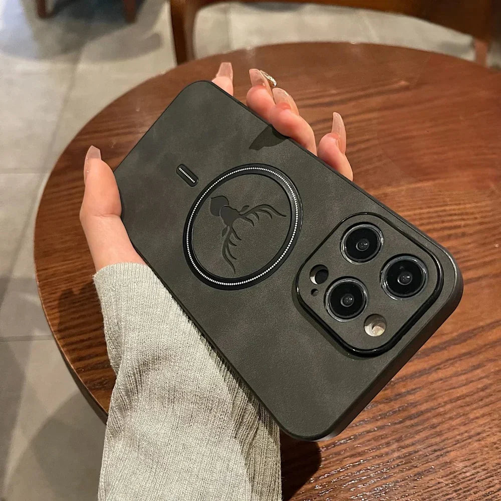 iPhone in een slank hoesje met MagSafe-compatibiliteit