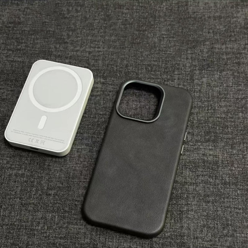 Leren iPhone-hoesje vanuit een schuine hoek bekeken